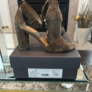 Ann Taylor Olive Green Suede Block Heel Sandals